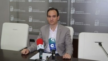 manuel fernández, concejal de deportes