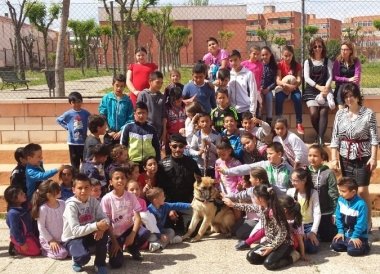 actividad de la policía local de Villanueva con los escolares