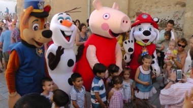 pasacalles infantil en Villanueva