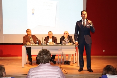 presentación libro diego gonzález cascos