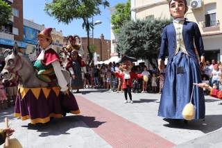 gigantes y cabezudos en Villanueva
